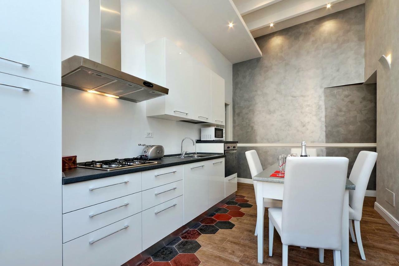 Appartamento Luxury Sabina 50 Mt From Trevi Fountain *