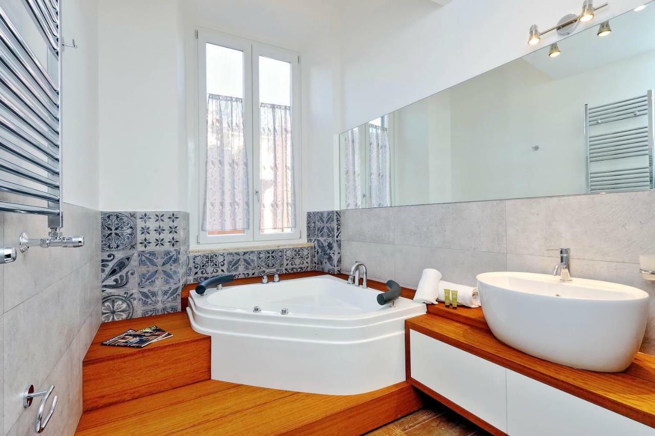 Appartamento Luxury Sabina 50 Mt From Trevi Fountain